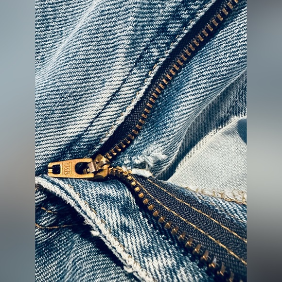 Vintage Levi’s 512 high-rise jeans - Picture 6 of 11